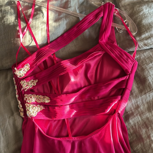 Petite Fuchsia One-Shoulder beaded Gown - Picture 6 of 8